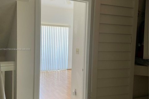 Townhouse in Sunrise, Florida 3 bedrooms, 130.9 sq.m. № 1836734 - photo 17