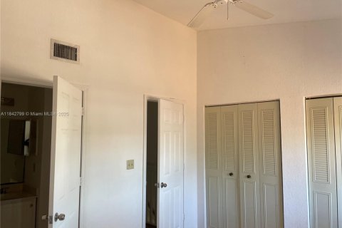 Townhouse in Sunrise, Florida 3 bedrooms, 130.9 sq.m. № 1836734 - photo 25
