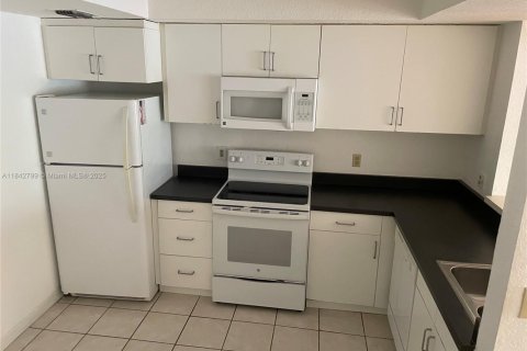 Townhouse in Sunrise, Florida 3 bedrooms, 130.9 sq.m. № 1836734 - photo 9