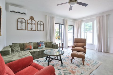 House in Sarasota, Florida 3 bedrooms, 147.71 sq.m. № 2236513 - photo 24