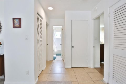 House in Sarasota, Florida 3 bedrooms, 147.71 sq.m. № 2236513 - photo 12