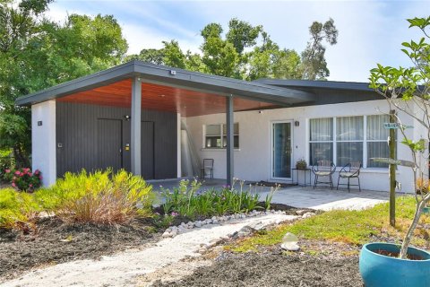 House in Sarasota, Florida 3 bedrooms, 147.71 sq.m. № 2236513 - photo 3
