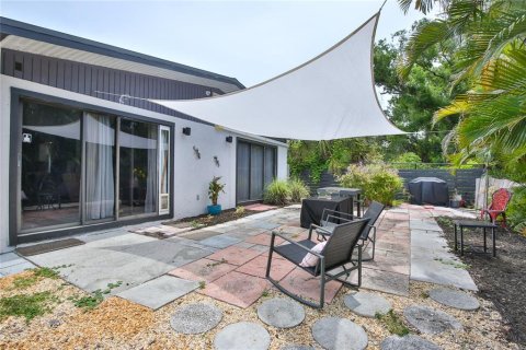 House in Sarasota, Florida 3 bedrooms, 147.71 sq.m. № 2236513 - photo 25