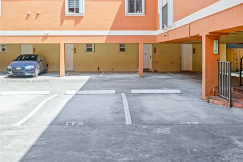 Copropriété à louer à Miami, Floride: 2 chambres, 113.71 m2 № 1897110 - photo 15
