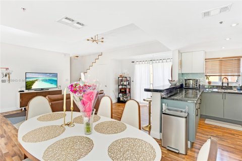 Copropriété à louer à Miami, Floride: 2 chambres, 113.71 m2 № 1897110 - photo 6