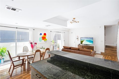 Copropriété à louer à Miami, Floride: 2 chambres, 113.71 m2 № 1897110 - photo 8