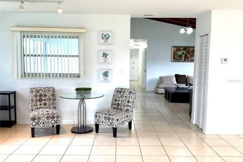 House in Melbourne, Florida 3 bedrooms, 150.69 sq.m. № 1919652 - photo 12
