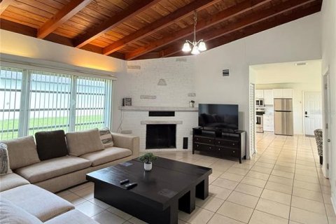 House in Melbourne, Florida 3 bedrooms, 150.69 sq.m. № 1919652 - photo 6
