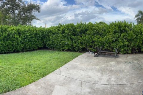 House in Miami Gardens, Florida 4 bedrooms, 164.44 sq.m. № 1868145 - photo 19