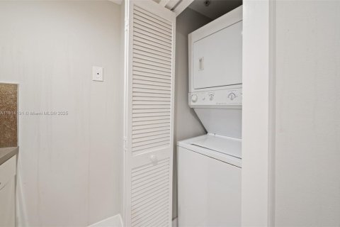 Copropriété à vendre à Miami, Floride: 2 chambres, 114.83 m2 № 1960480 - photo 21