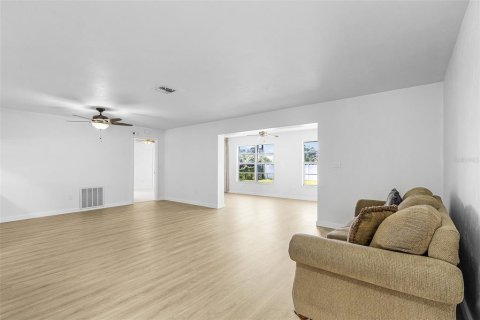 Villa ou maison à vendre à Punta Gorda, Floride: 3 chambres, 142.98 m2 № 1853967 - photo 5