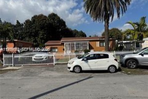 Casa en North Miami Beach, Florida 2 dormitorios, 109.44 m2 № 2054967