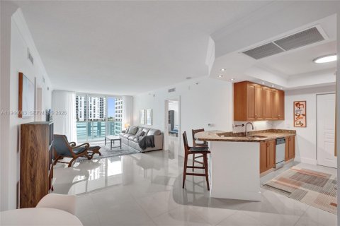 Condo in Fort Lauderdale, Florida, 2 bedrooms  № 2004271 - photo 24