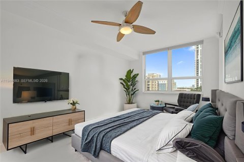 Condo in Fort Lauderdale, Florida, 2 bedrooms  № 2004271 - photo 18