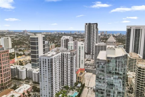 Condo in Fort Lauderdale, Florida, 2 bedrooms  № 2004271 - photo 3