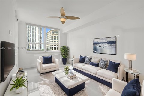 Condo in Fort Lauderdale, Florida, 2 bedrooms  № 2004271 - photo 21