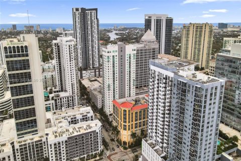 Condo in Fort Lauderdale, Florida, 2 bedrooms  № 2004271 - photo 9