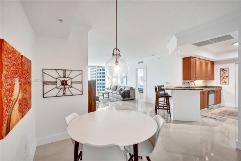 Condo in Fort Lauderdale, Florida, 2 bedrooms  № 2004271 - photo 23