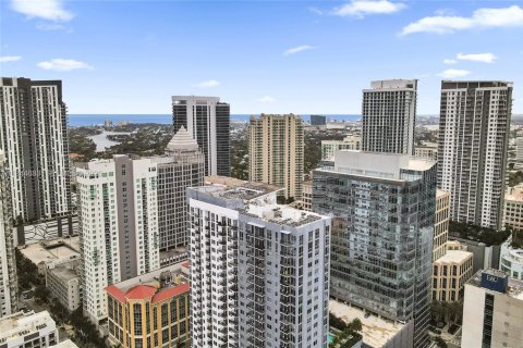 Condo in Fort Lauderdale, Florida, 2 bedrooms  № 2004271 - photo 10
