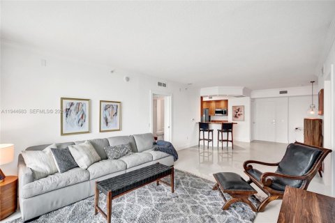 Condo in Fort Lauderdale, Florida, 2 bedrooms  № 2004271 - photo 28