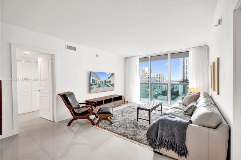 Condo in Fort Lauderdale, Florida, 2 bedrooms  № 2004271 - photo 27