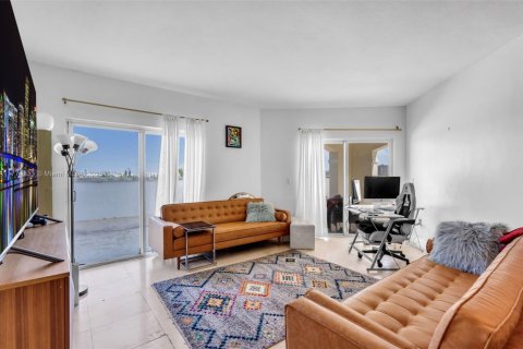 Condominio en venta en Miami, Florida, 2 dormitorios, 94.57 m2 № 1695432 - foto 7