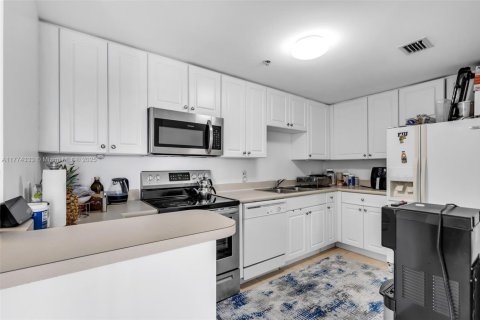 Condominio en venta en Miami, Florida, 2 dormitorios, 94.57 m2 № 1695432 - foto 10