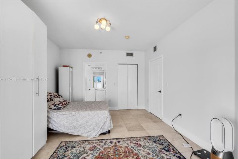 Condominio en venta en Miami, Florida, 2 dormitorios, 94.57 m2 № 1695432 - foto 15
