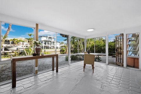 House in Longboat Key, Florida 3 bedrooms, 269.88 sq.m. № 1900882 - photo 23
