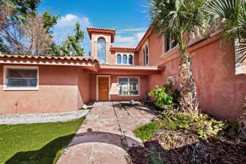 House in Longboat Key, Florida 3 bedrooms, 269.88 sq.m. № 1900882 - photo 10