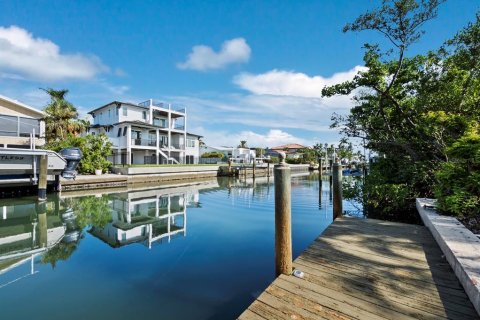 House in Longboat Key, Florida 3 bedrooms, 269.88 sq.m. № 1900882 - photo 5