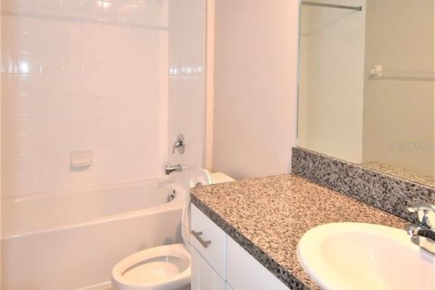 House in Ruskin, Florida 4 bedrooms, 179.77 sq.m. № 1912185 - photo 20