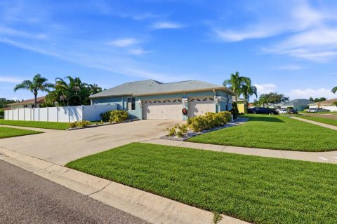 Villa ou maison à vendre à Ruskin, Floride: 3 chambres, 170.48 m2 № 2420634 - photo 2