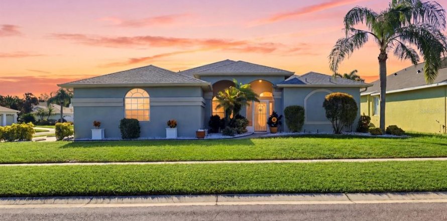 Villa ou maison à Ruskin, Floride 3 chambres, 170.48 m2 № 2420634