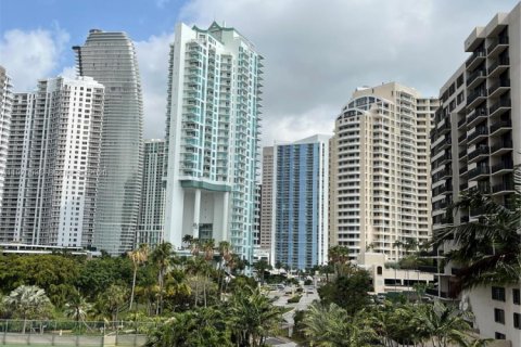 Снять в аренду кондоминиум в Майами, Флорида 2 спальни, 136.01м2, № 2031168 - фото 9