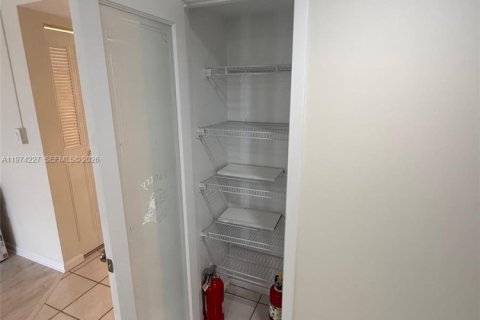 Condominio en venta en South Daytona, Florida, 2 dormitorios № 2036503 - foto 11