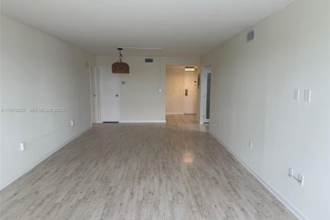 Condominio en venta en South Daytona, Florida, 2 dormitorios № 2036503 - foto 30