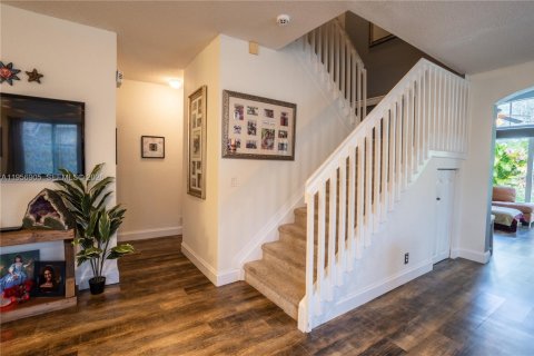 Casa en venta en Coral Springs, Florida, 4 dormitorios, 219.06 m2 № 2011184 - foto 5