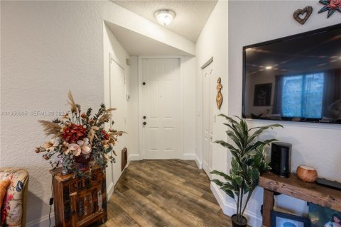 Casa en venta en Coral Springs, Florida, 4 dormitorios, 219.06 m2 № 2011184 - foto 4