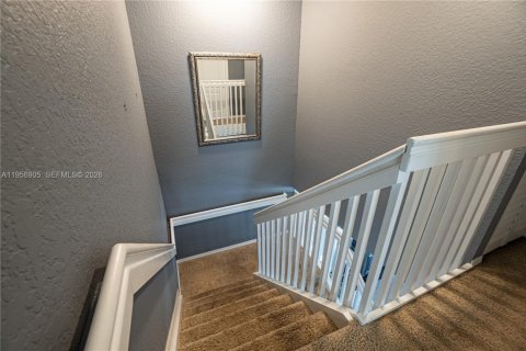 Casa en venta en Coral Springs, Florida, 4 dormitorios, 219.06 m2 № 2011184 - foto 27