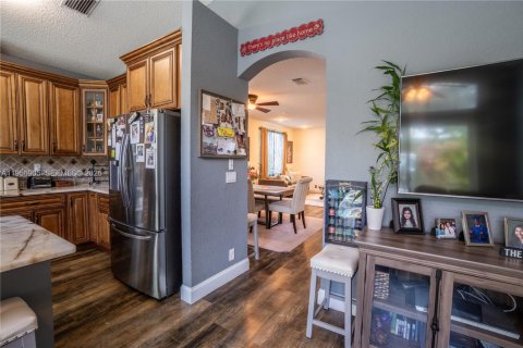 Casa en venta en Coral Springs, Florida, 4 dormitorios, 219.06 m2 № 2011184 - foto 13