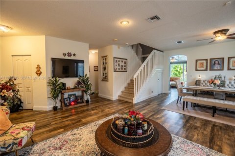 Casa en venta en Coral Springs, Florida, 4 dormitorios, 219.06 m2 № 2011184 - foto 8