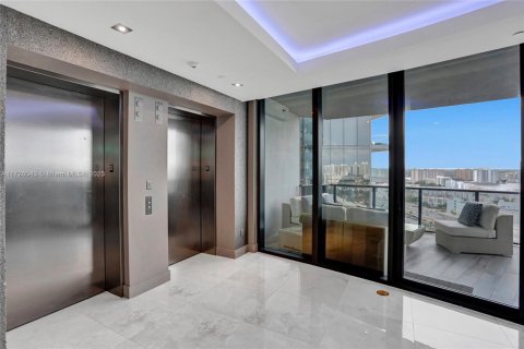 Condominio en venta en Sunny Isles Beach, Florida, 4 dormitorios, 294.59 m2 № 1985351 - foto 7