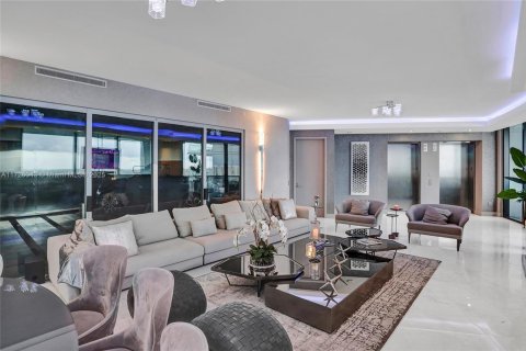 Condominio en venta en Sunny Isles Beach, Florida, 4 dormitorios, 294.59 m2 № 1985351 - foto 4