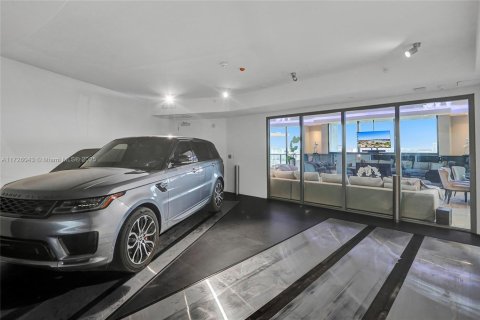 Condominio en venta en Sunny Isles Beach, Florida, 4 dormitorios, 294.59 m2 № 1985351 - foto 30