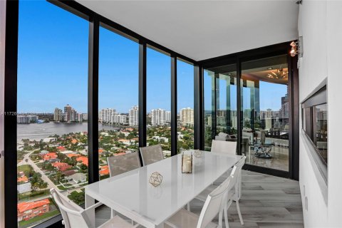 Condominio en venta en Sunny Isles Beach, Florida, 4 dormitorios, 294.59 m2 № 1985351 - foto 13
