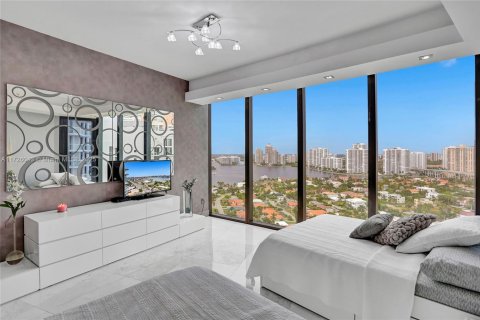 Condominio en venta en Sunny Isles Beach, Florida, 4 dormitorios, 294.59 m2 № 1985351 - foto 21