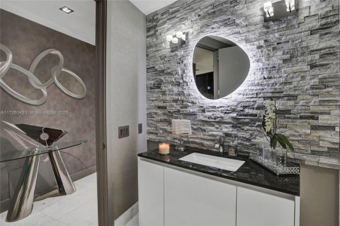 Condominio en venta en Sunny Isles Beach, Florida, 4 dormitorios, 294.59 m2 № 1985351 - foto 28