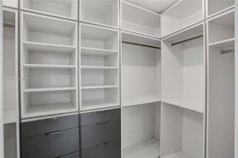 Condominio en venta en Sunny Isles Beach, Florida, 4 dormitorios, 294.59 m2 № 1985351 - foto 23