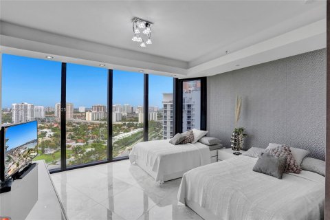 Condominio en venta en Sunny Isles Beach, Florida, 4 dormitorios, 294.59 m2 № 1985351 - foto 20